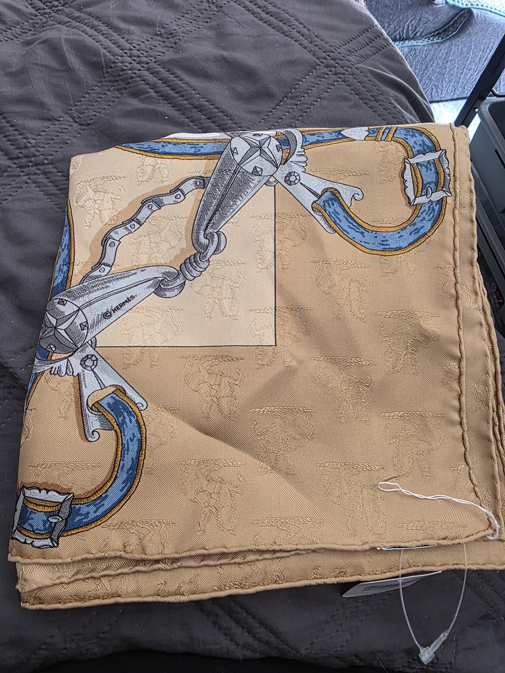 Hermès L'Instruction du Roy Silk Scarf 90 Henri d'Origny Equestrian Gold Hermes - Picture 10 of 12